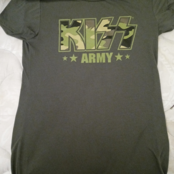 Clothes. - Picture 7 of 16